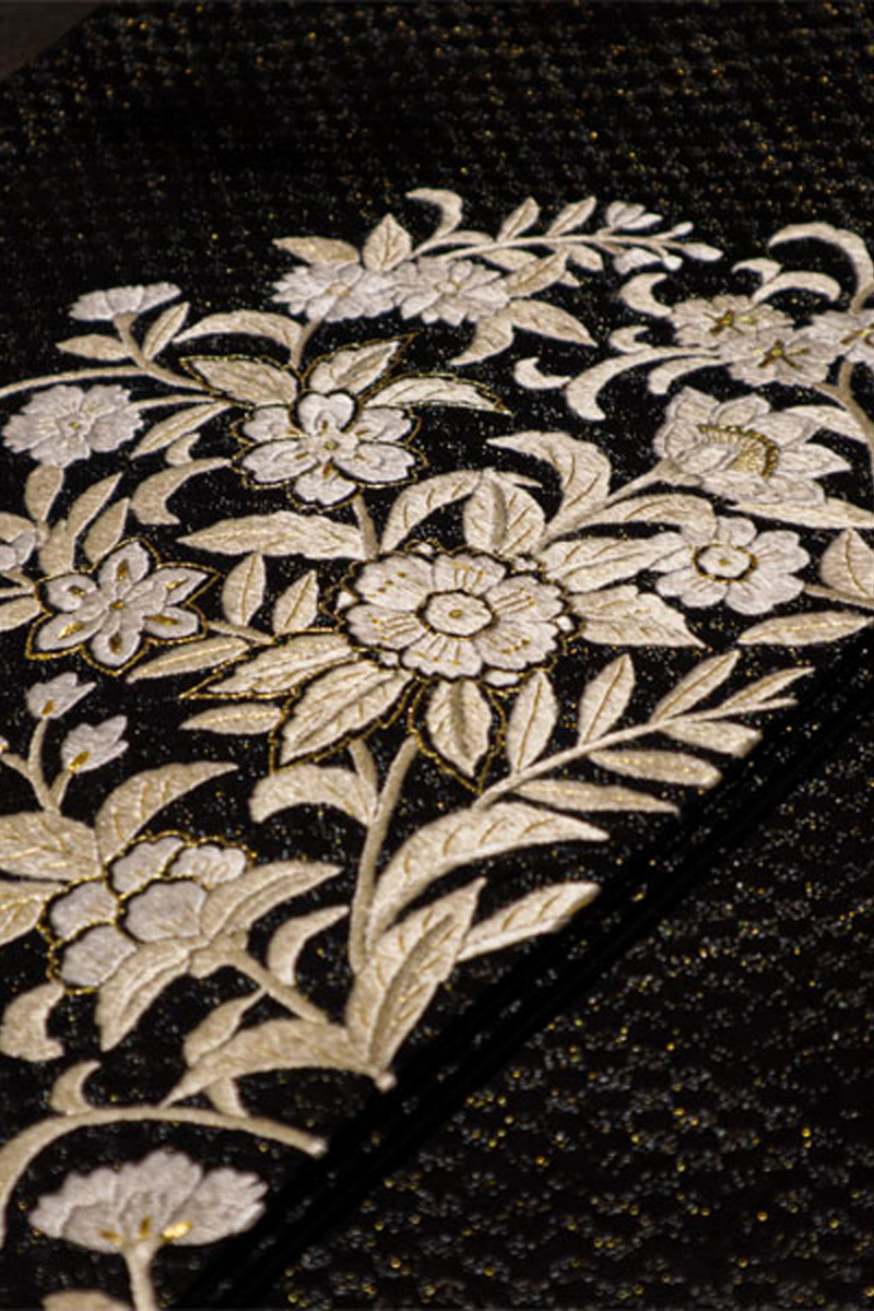 平刺繍袋帯半月更紗文様